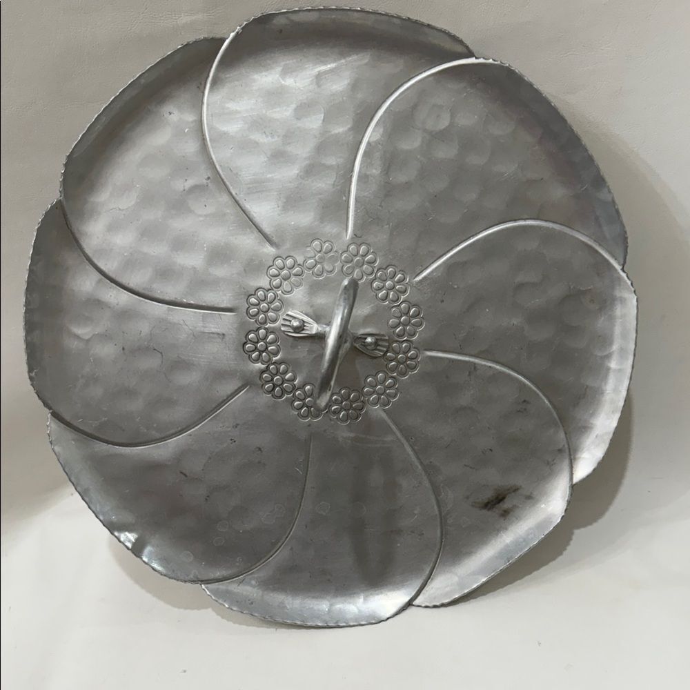Buenilum Hammered Chic Silver Floral Serveware Platter Tray Vintage 13 1/2 In